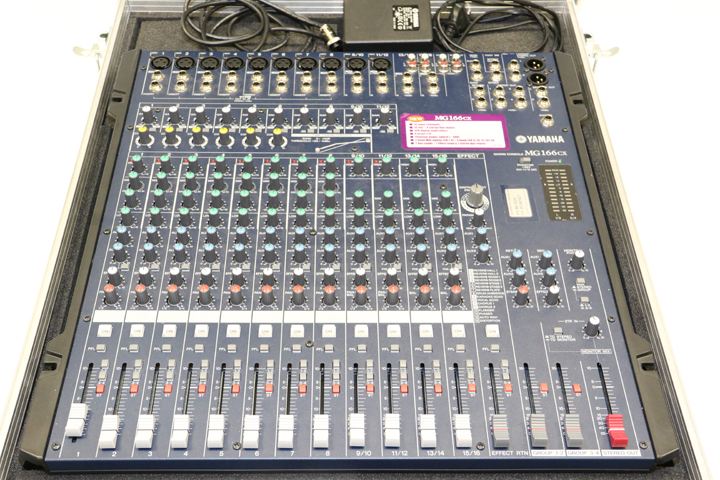 Datei:Mischpult Yamaha MG166 CX web.jpg